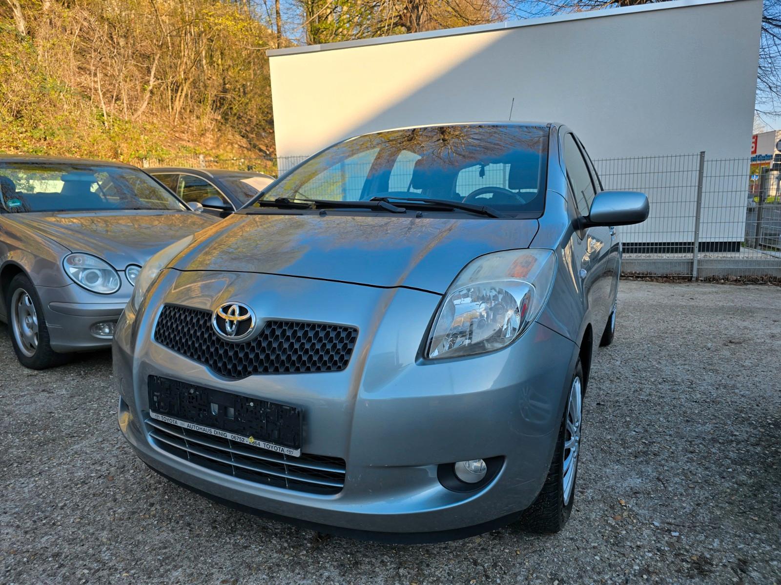 Toyota Yaris Team*1HAND *