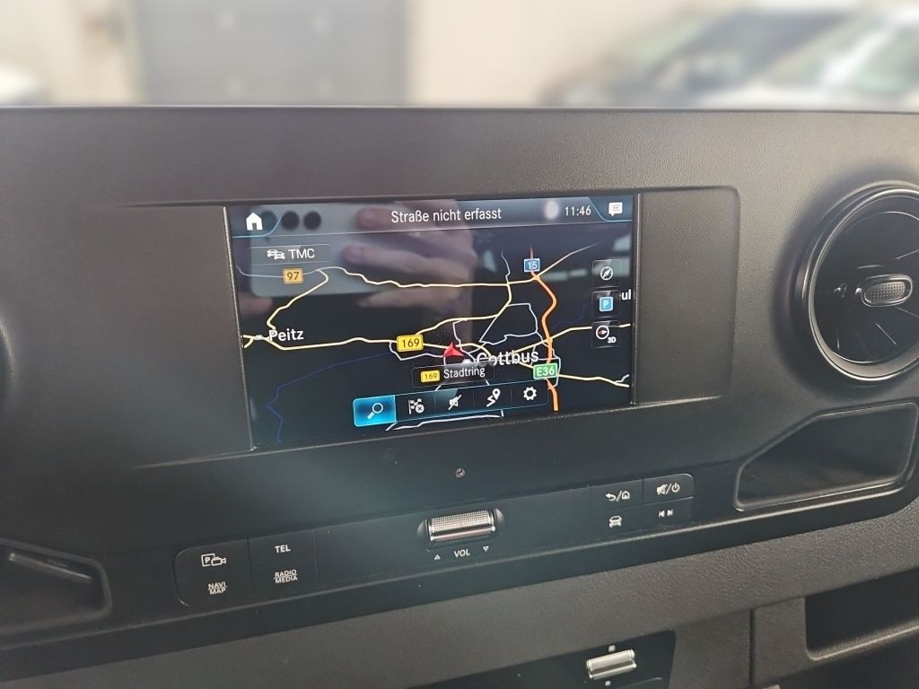 Fahrzeugabbildung Mercedes-Benz Sprinter 317 Kombi L2H2 Mobility Rollstuhl Lift