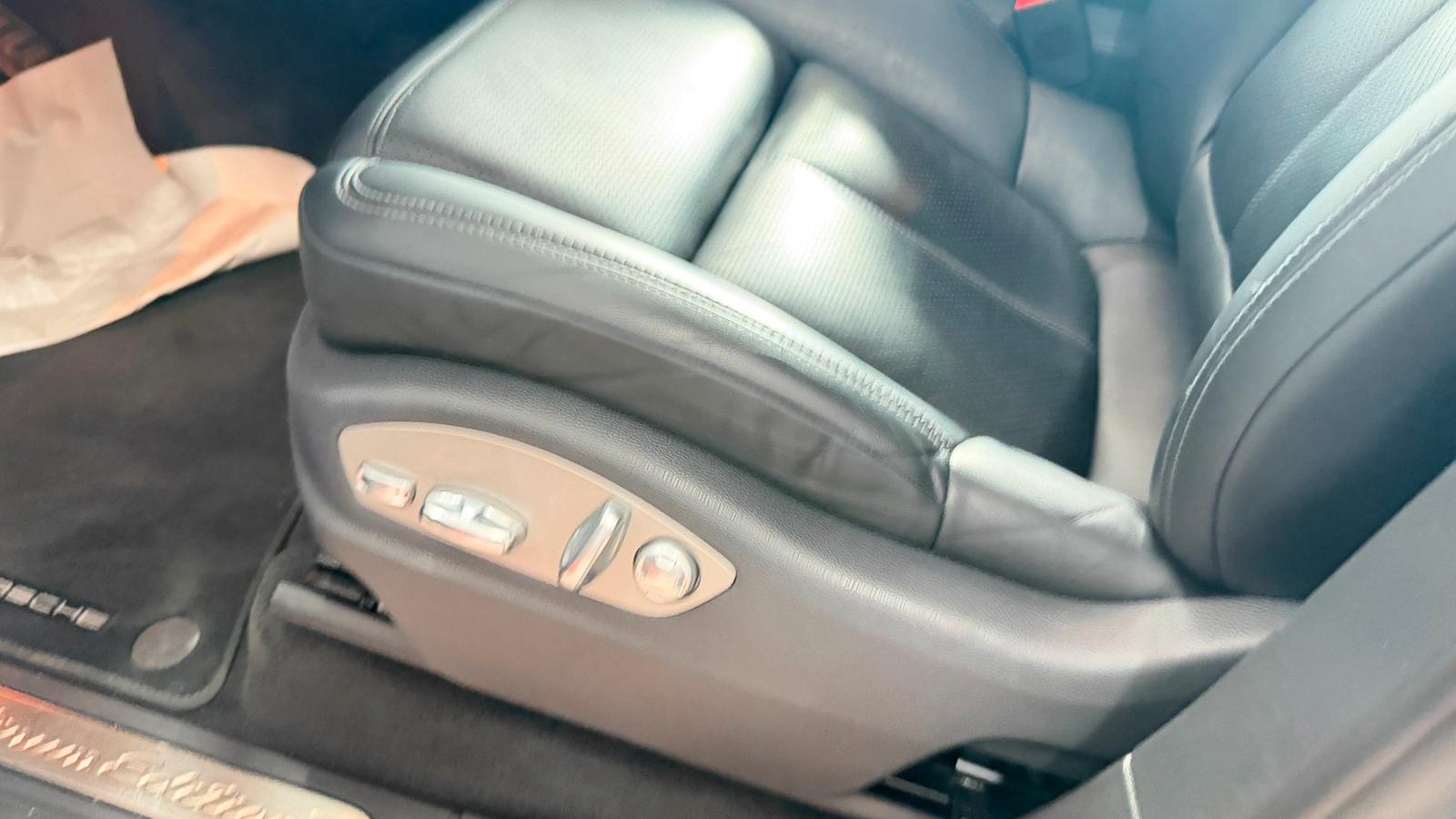 PORSCHE CAYENNE PLATINIUM EDITION 3.0 V6 245ch 4X4 BVA Toit ouvrant Sièges chauffants cuir Historique présent - 1ERE MAIN
