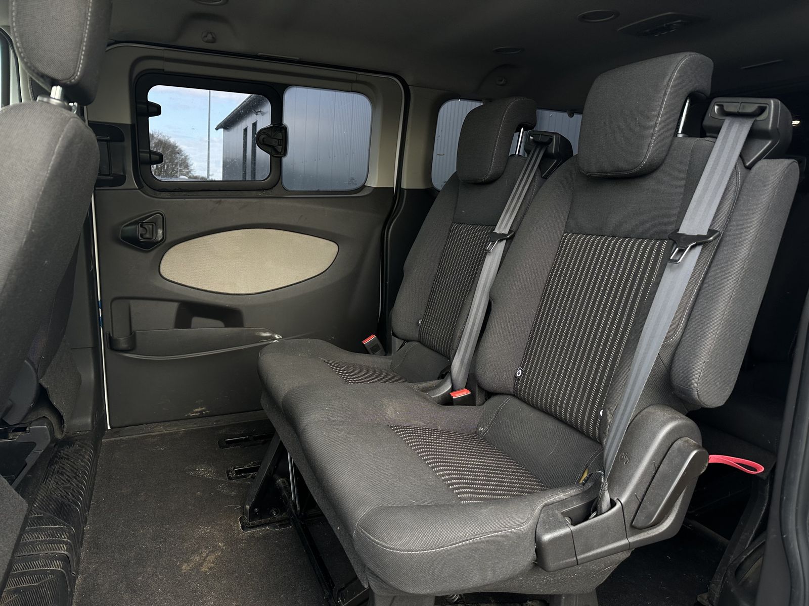Fahrzeugabbildung Ford Tourneo Custom 300 L1 SHZ+PP+AHK+SH+BLUETOOTH+TE