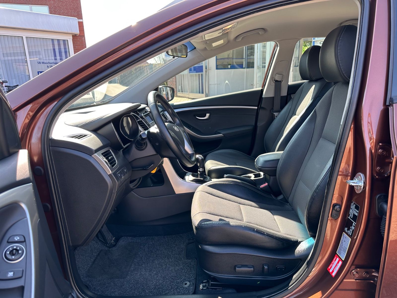 Fahrzeugabbildung Hyundai i30 1.4 Intro Edition Shzg/GJR/Klimaautom/LM16"