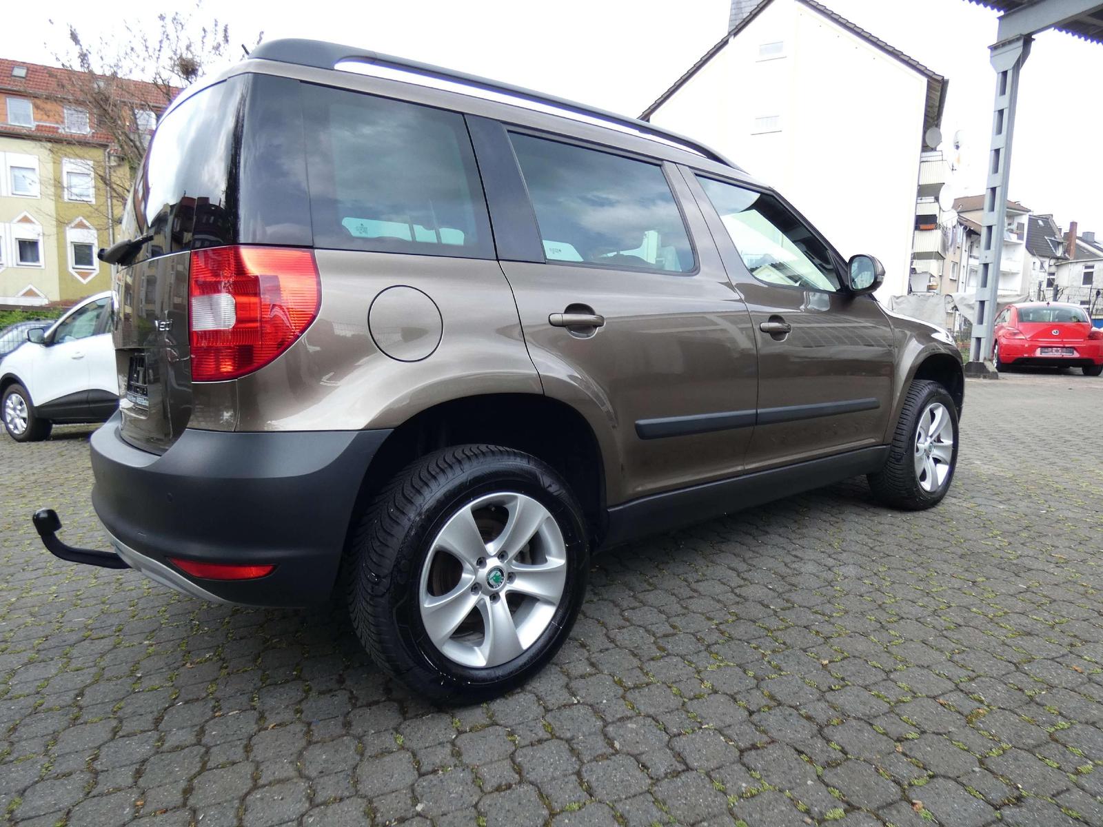 Skoda Yeti 1.4 TSI 122 ch – Elegance Plus – 1re main – Toit panoramique – Xénon – Park Assist – 140 500 km