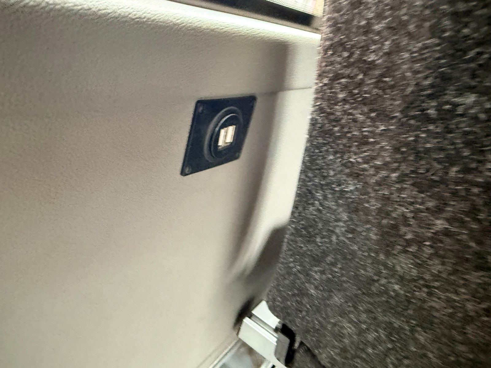 MERCEDES-BENZ  2018 - Image 21 of 24