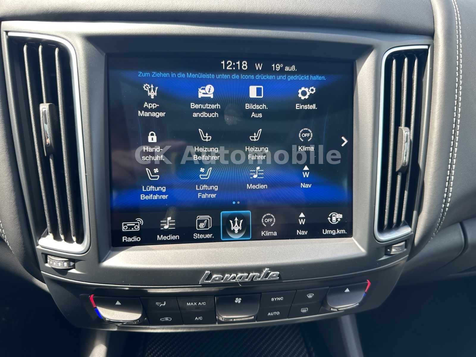 Fahrzeugabbildung Maserati Levante GranLusso S Q4/Navi/Pano/LED/360°Kam.