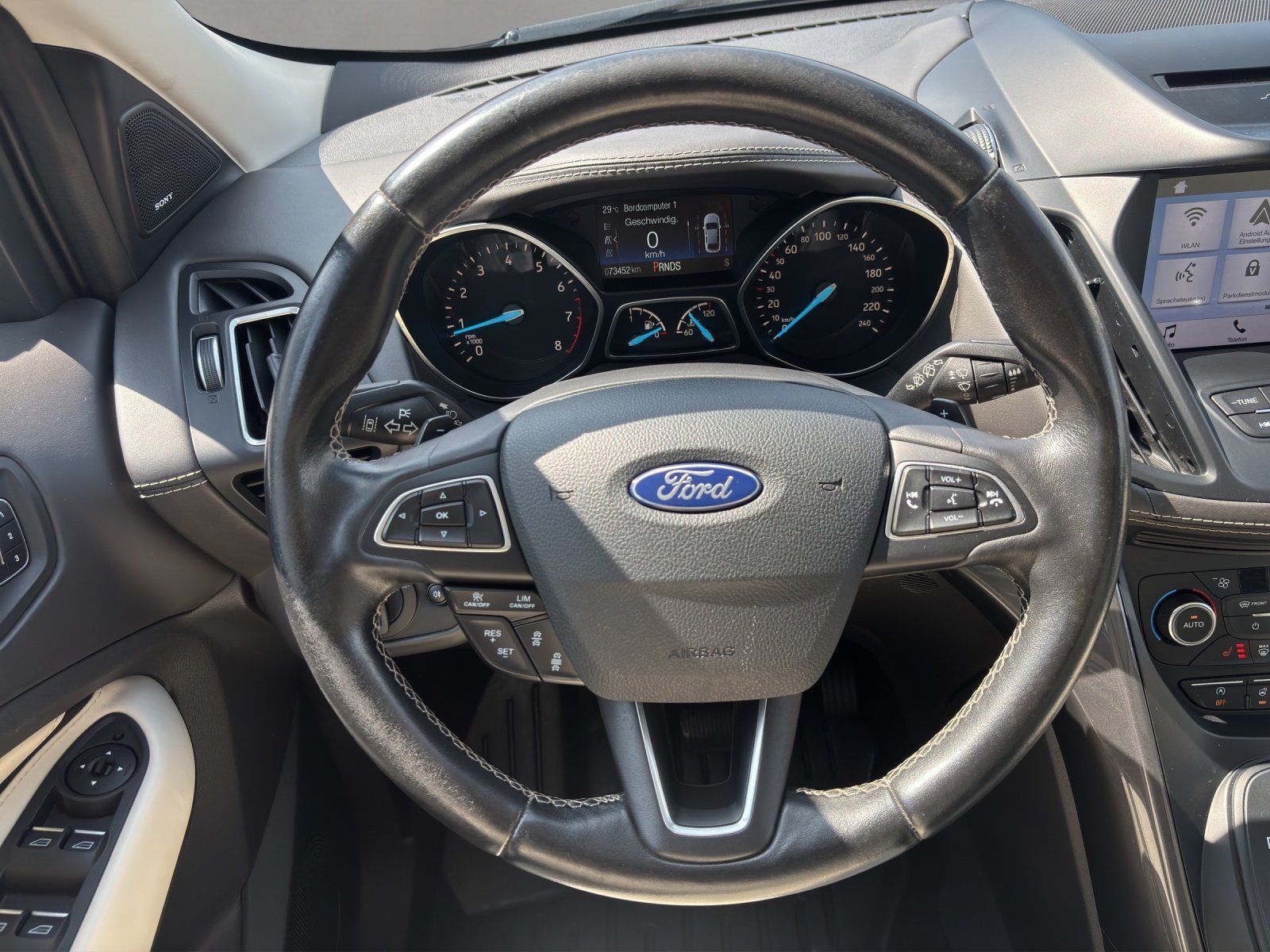 Fahrzeugabbildung Ford Kuga 2.0 Vignale 4x4 Aut./ACC/AHK/KAMERA/PANO/