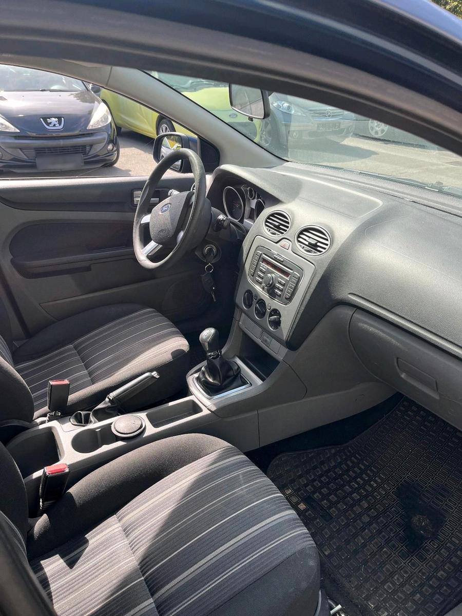 Ford Focus 2011 — photo 5