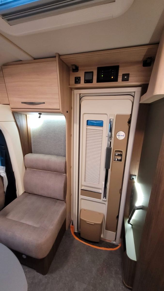 Fahrzeugabbildung Eura Mobil Profila T 696 EB SONDERPREIS - 3x verfügbar!