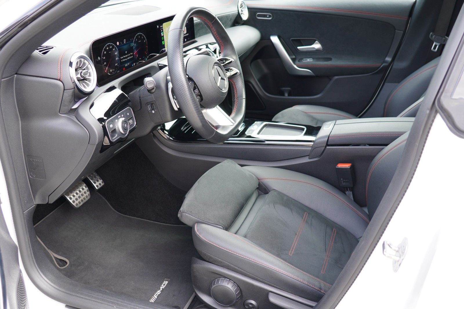 Mercedes-Benz CLA 250 4Matic AMG Line  *JUNGE STERNE*FACELIFT* foto 13