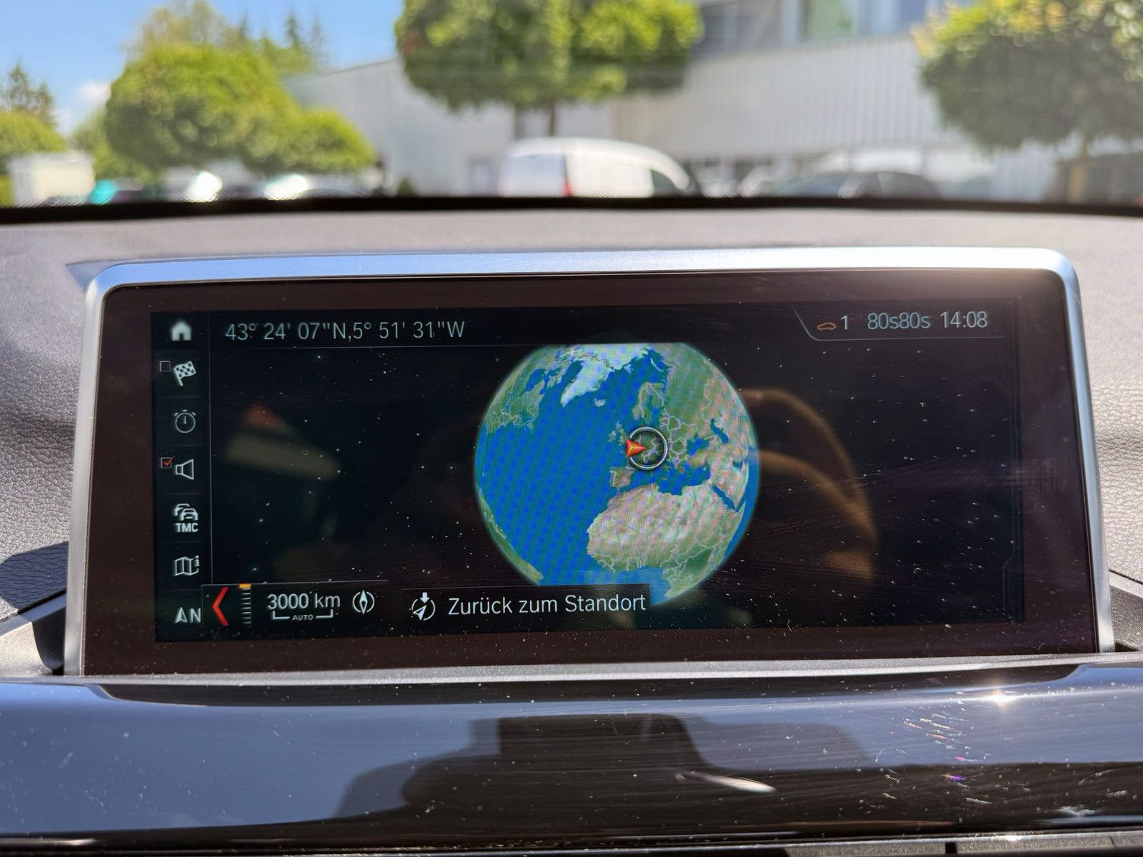 Fahrzeugabbildung BMW X1 xDrive 20i Sport-Line Temp. HUD PANO KAM PDC