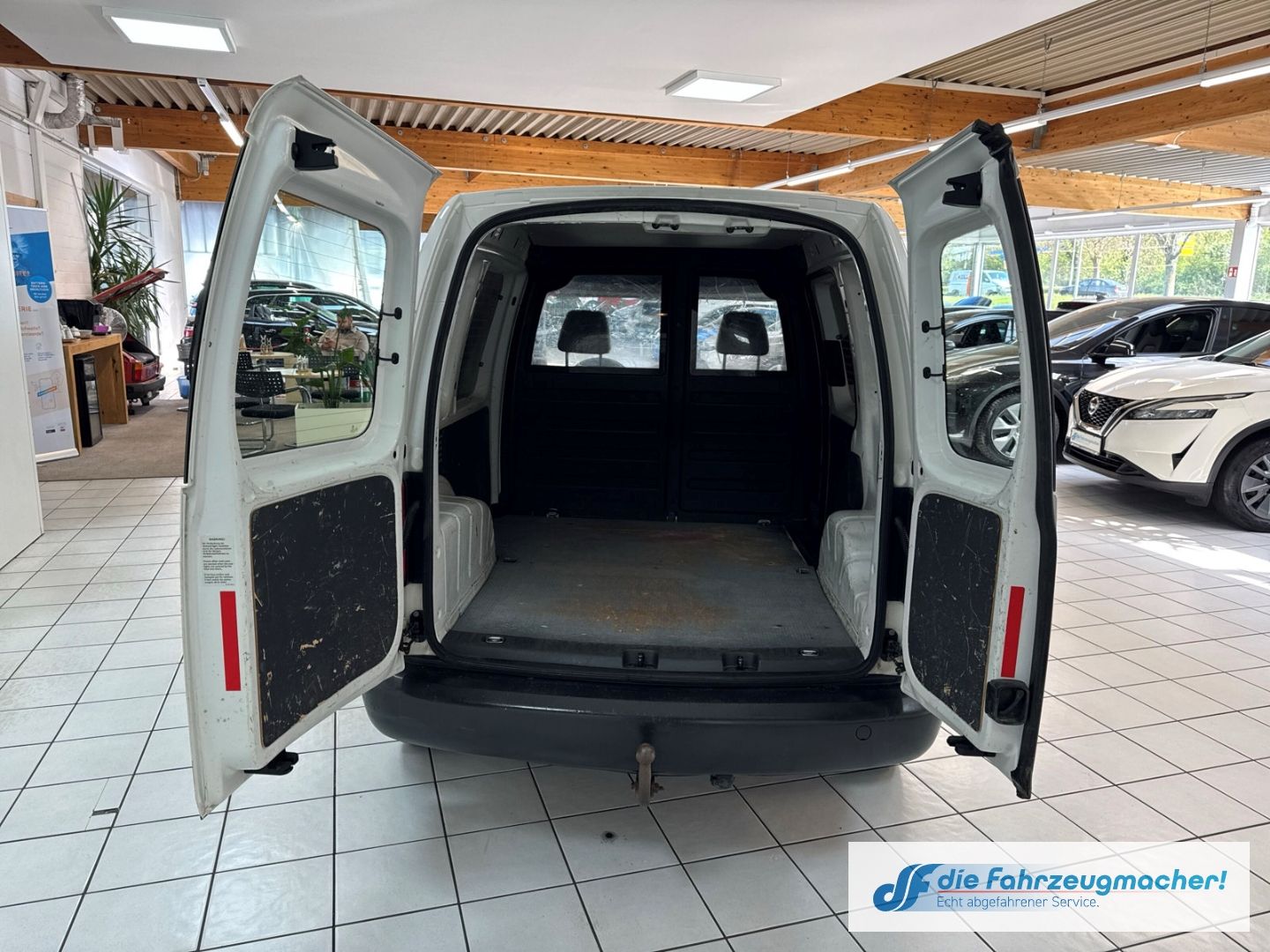 Fahrzeugabbildung Volkswagen Caddy Kasten TÜV 09/26 AHK Klimaauto *EXPORT