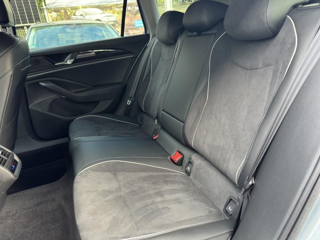 Fahrzeugabbildung Volkswagen Passat Business Variant 1.5 TSIe DSG