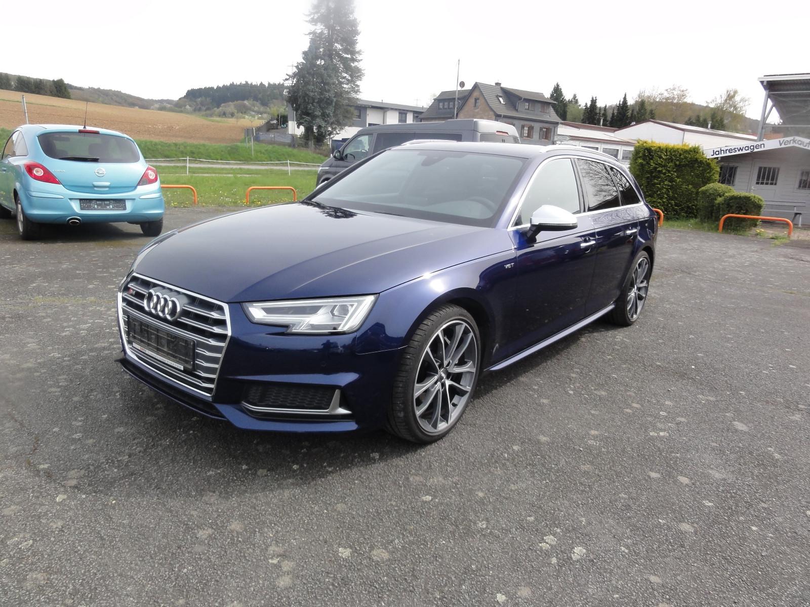 Audi S4 Avant 3.0 TFSI quattro Navi LED Alcantara