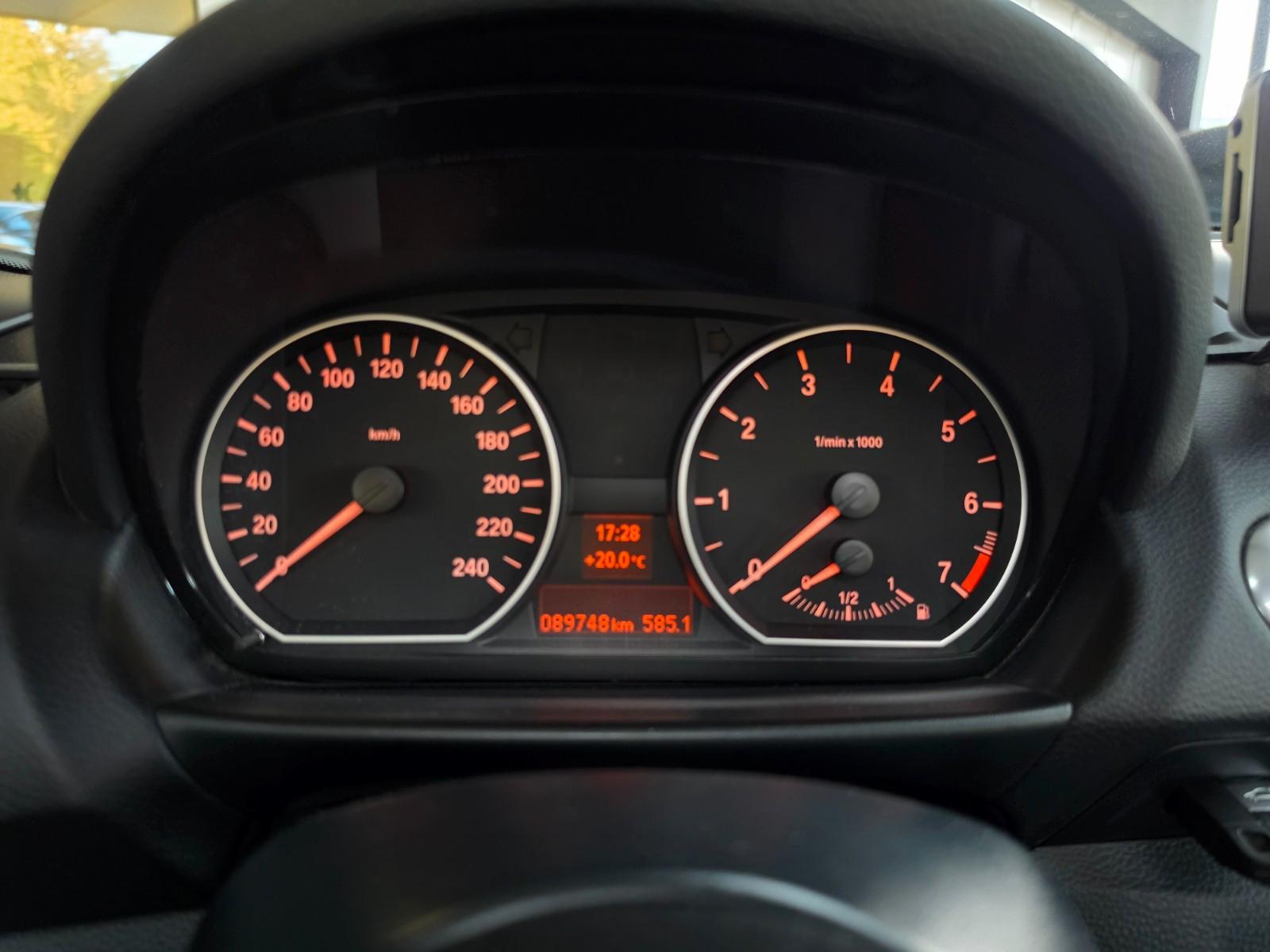 BMW 118i Cabrio M-Sport LEDER/Navi-BMW/PDC/1.Hand