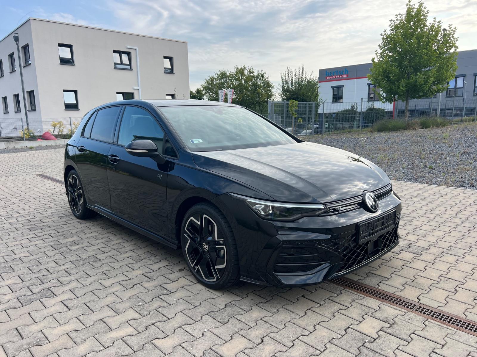 Volkswagen Golf 2.0 TDI DSG R-Line+Matrix+AHK+360Kamera