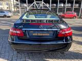 Mercedes-Benz E 350 E -Klasse Coupe E 350 CGI BlueEfficiency - Mercedes-Benz E 350 aus 2010: Coupe