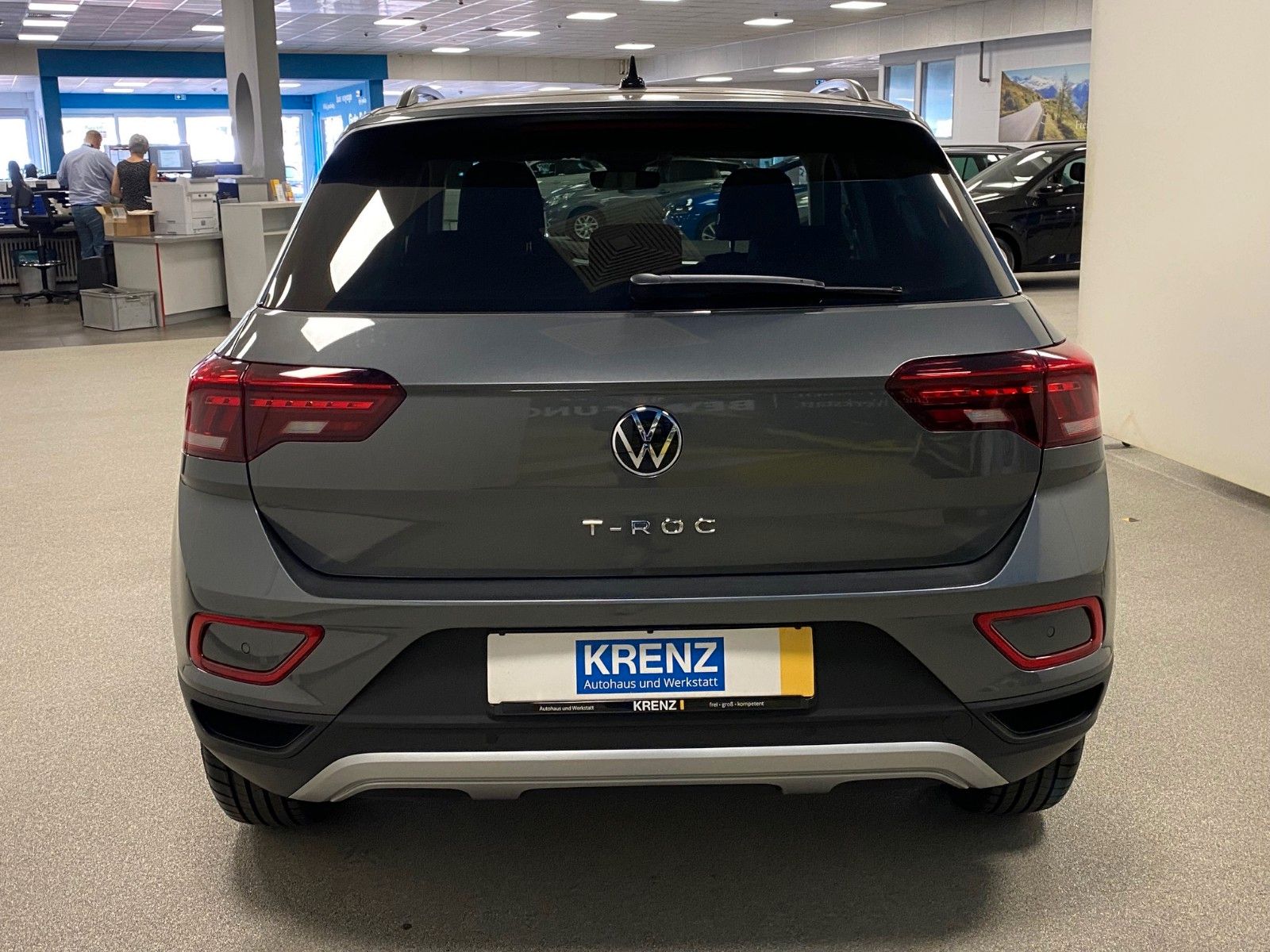 Fahrzeugabbildung Volkswagen T-Roc 1.5 TSI Life+ACC+LED+KAMERA+virt.TACHO+PDC