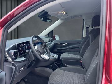 Mercedes V 220 - 6