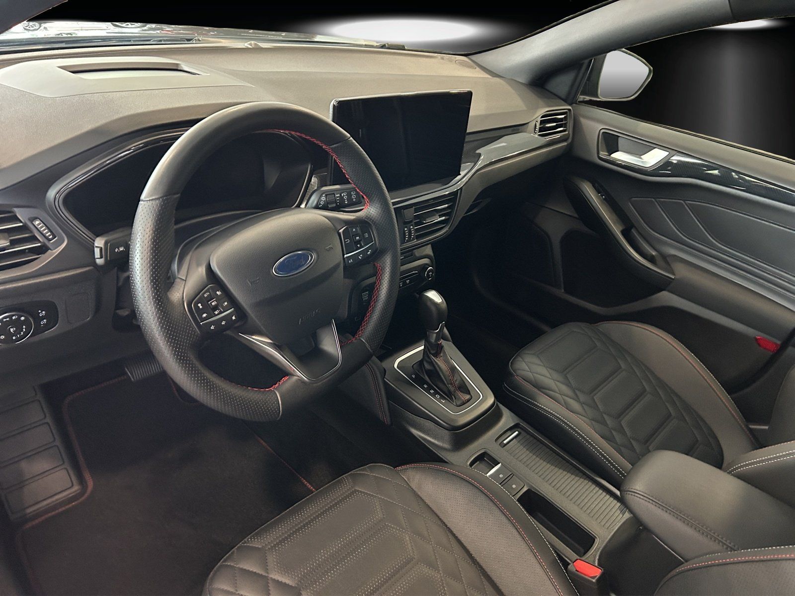 Fahrzeugabbildung Ford Focus 1.0 ST-Line X Aut./LED/ACC/AHK/KAMERA/NAVI