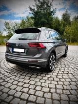 Volkswagen Tiguan R-Line Voll. Pano 360 Grad Head-Up AHK - VW Tiguan von privat