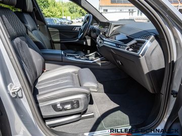 BMW X7 - 7