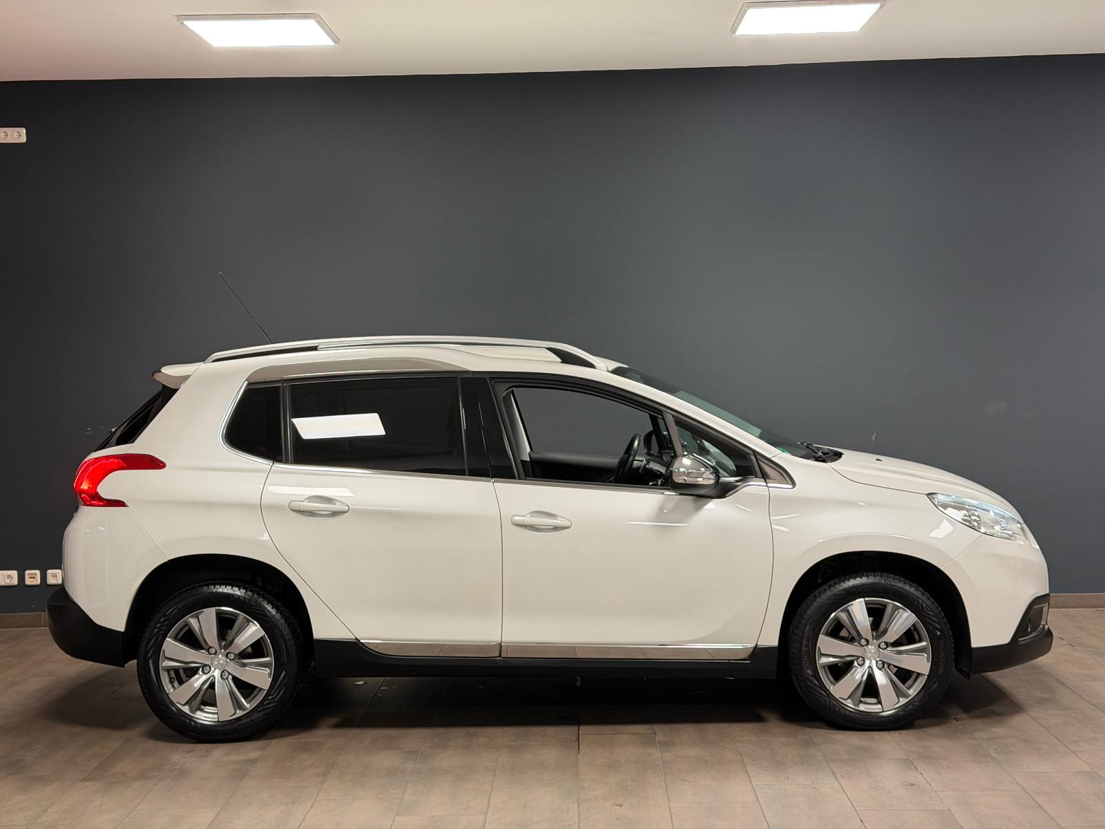 Peugeot 2008 Allure 1.6 e-HDi Automatik /2.HD/LED/SITZHZ