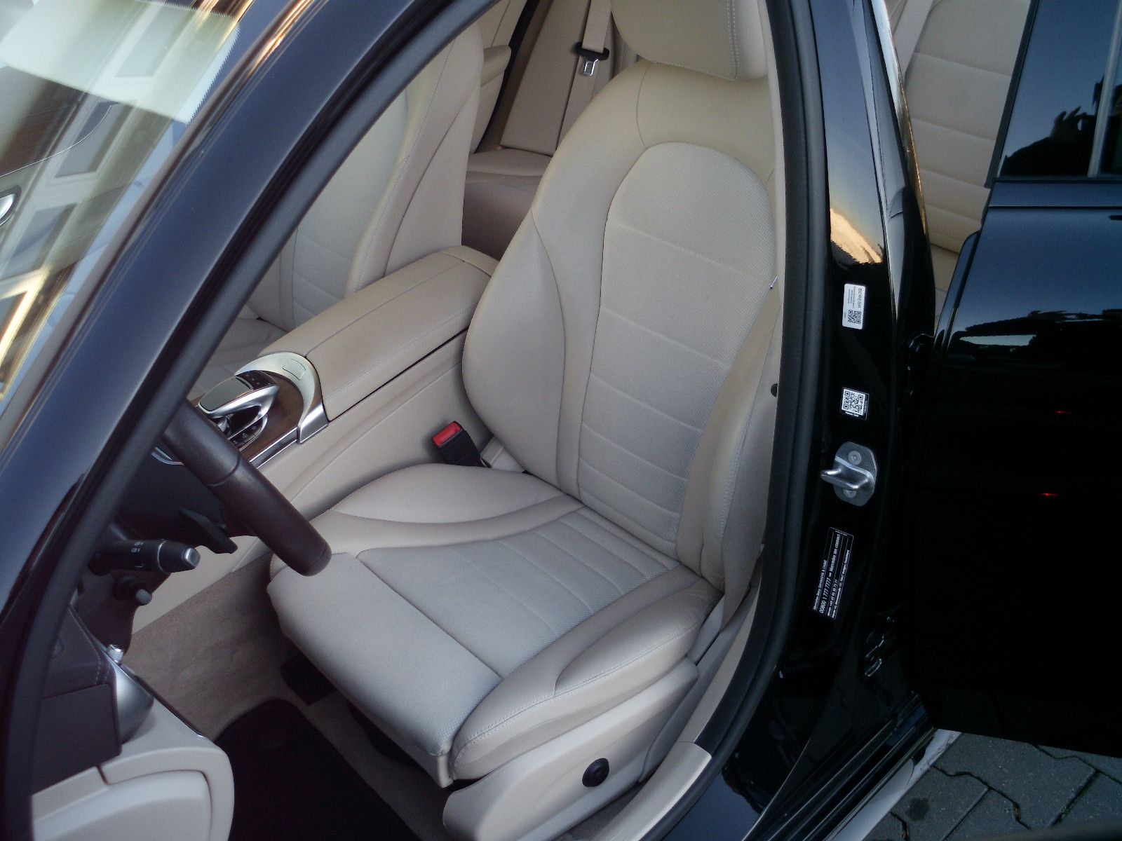 Fahrzeugabbildung Mercedes-Benz C 220 d T AMG Line / Night.P/Burmester/1.Hand