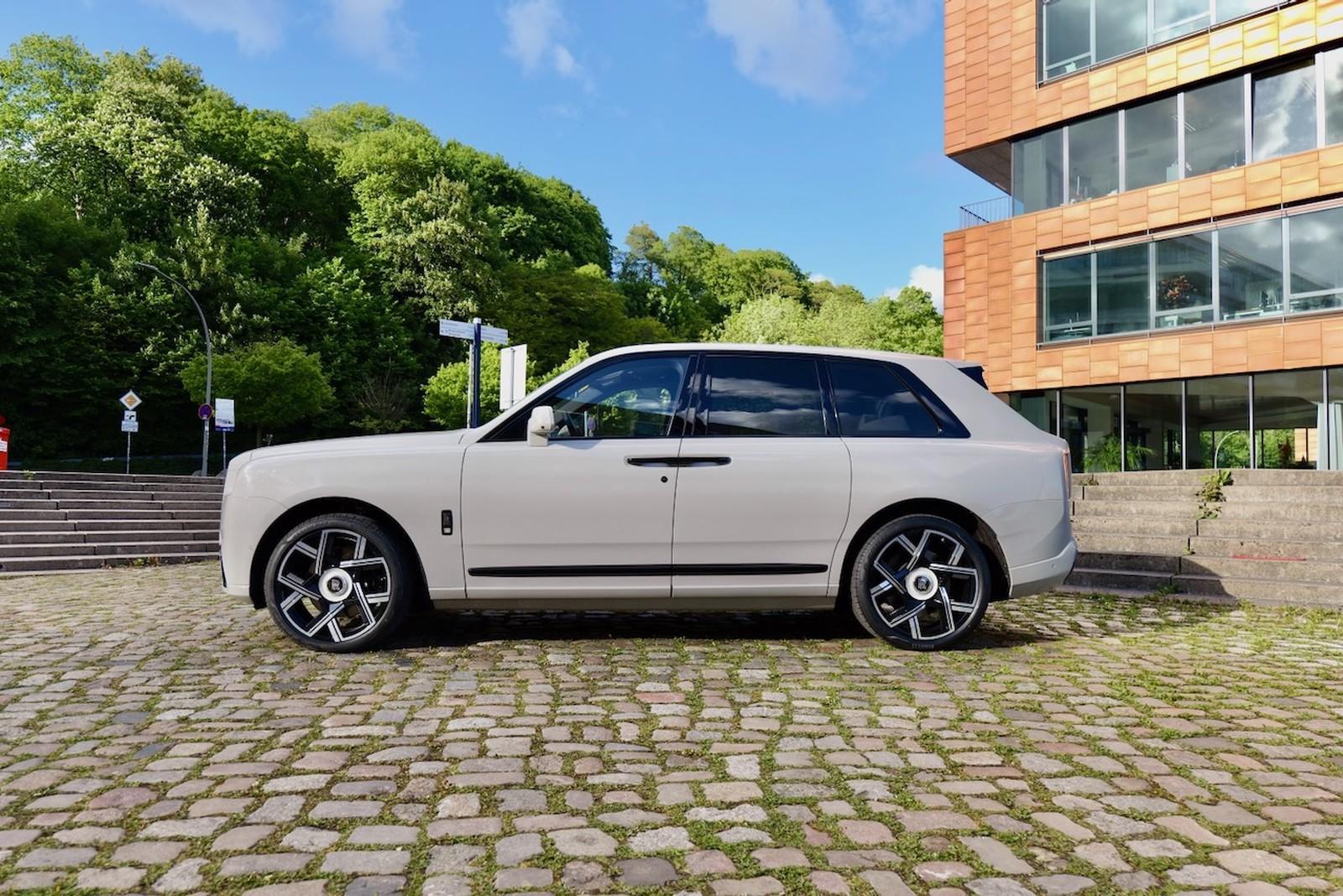 Rolls-Royce Cullian Black Badge 4 Seats I Starlight I TV I M