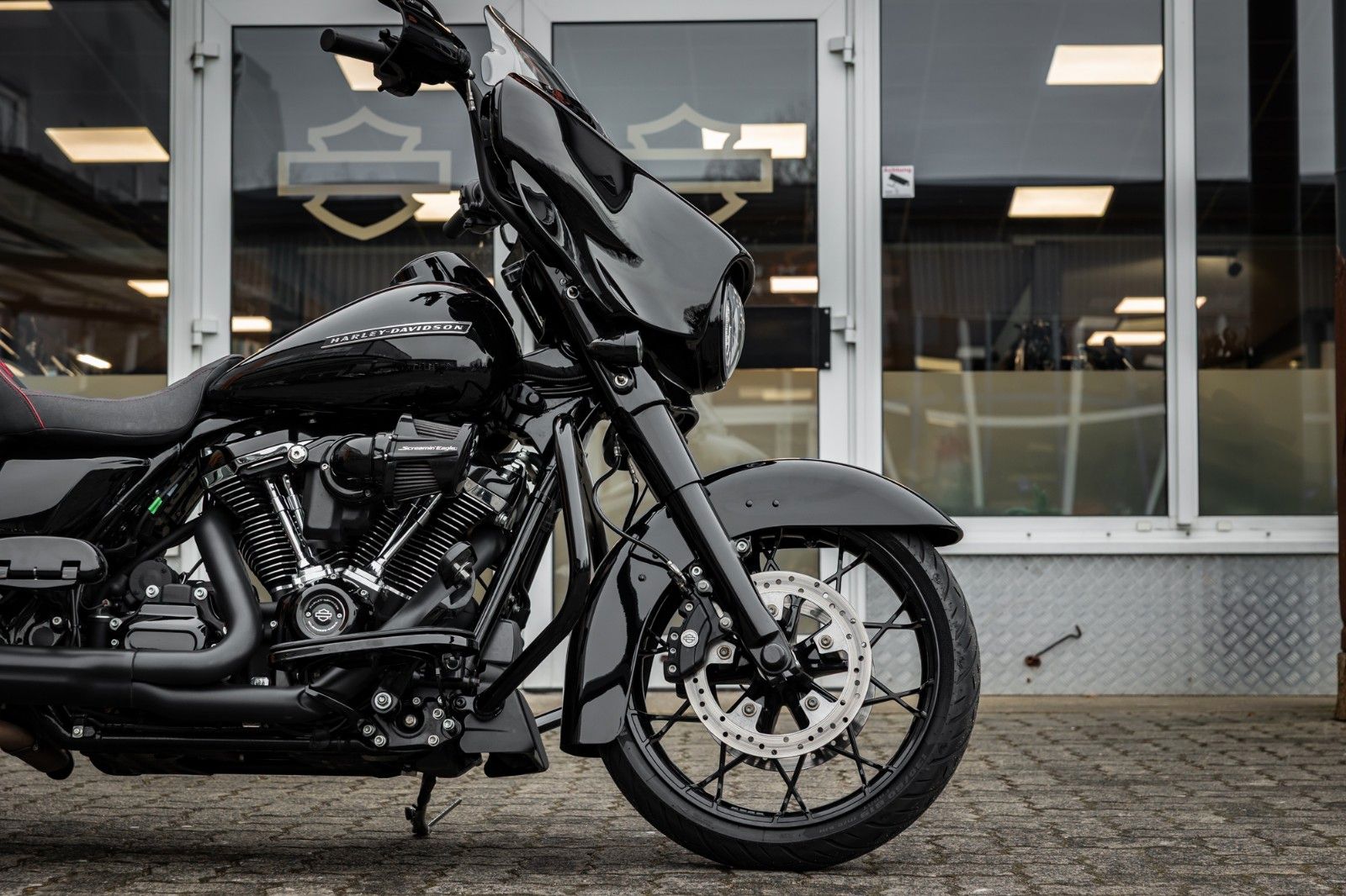 Fahrzeugabbildung Harley-Davidson FLHXS Street Glide 114 cui - Jekill & Hyde -