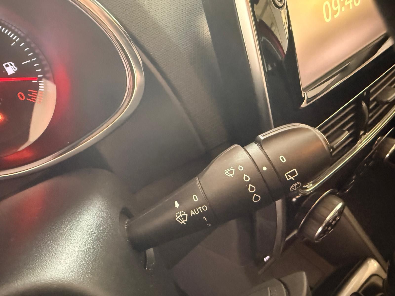 Fahrzeugabbildung Renault Clio IV Limited / KLIMA/ KEYLESS/TÜV SERVICE NEU