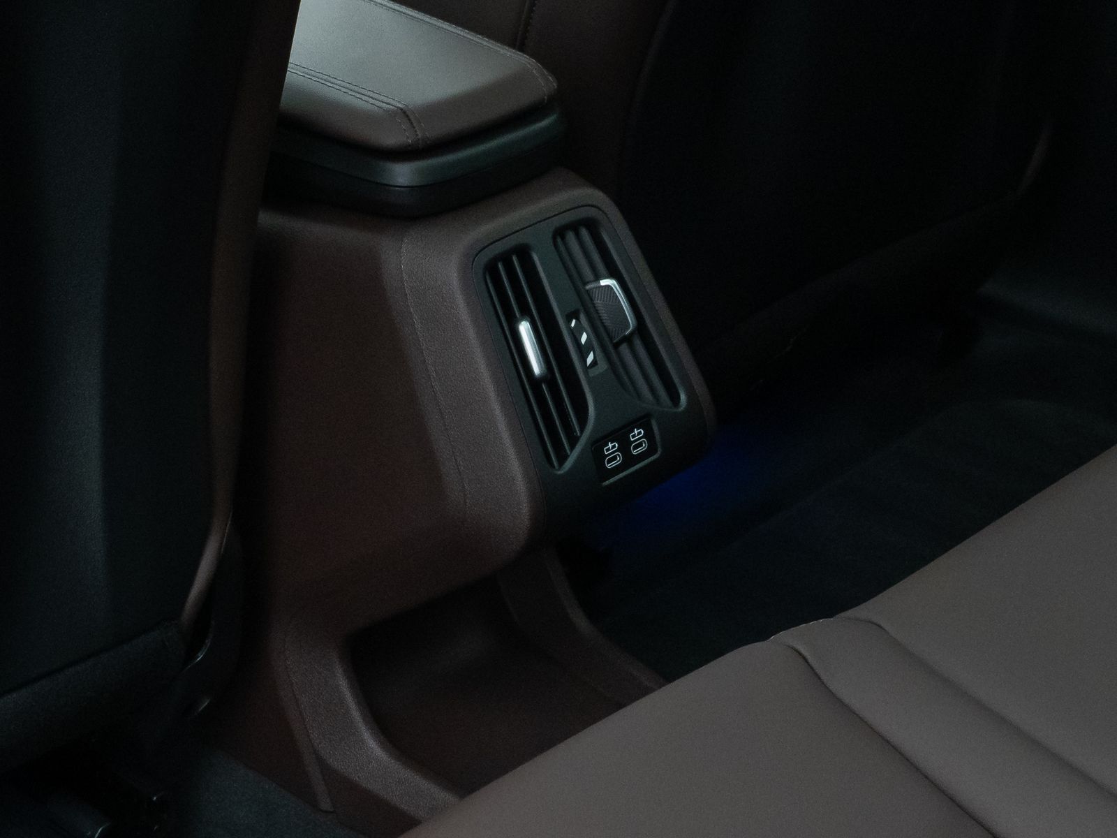 Fahrzeugabbildung BMW X1 xD30e M Sport Panorama 360°HUD DAB H/K AHK