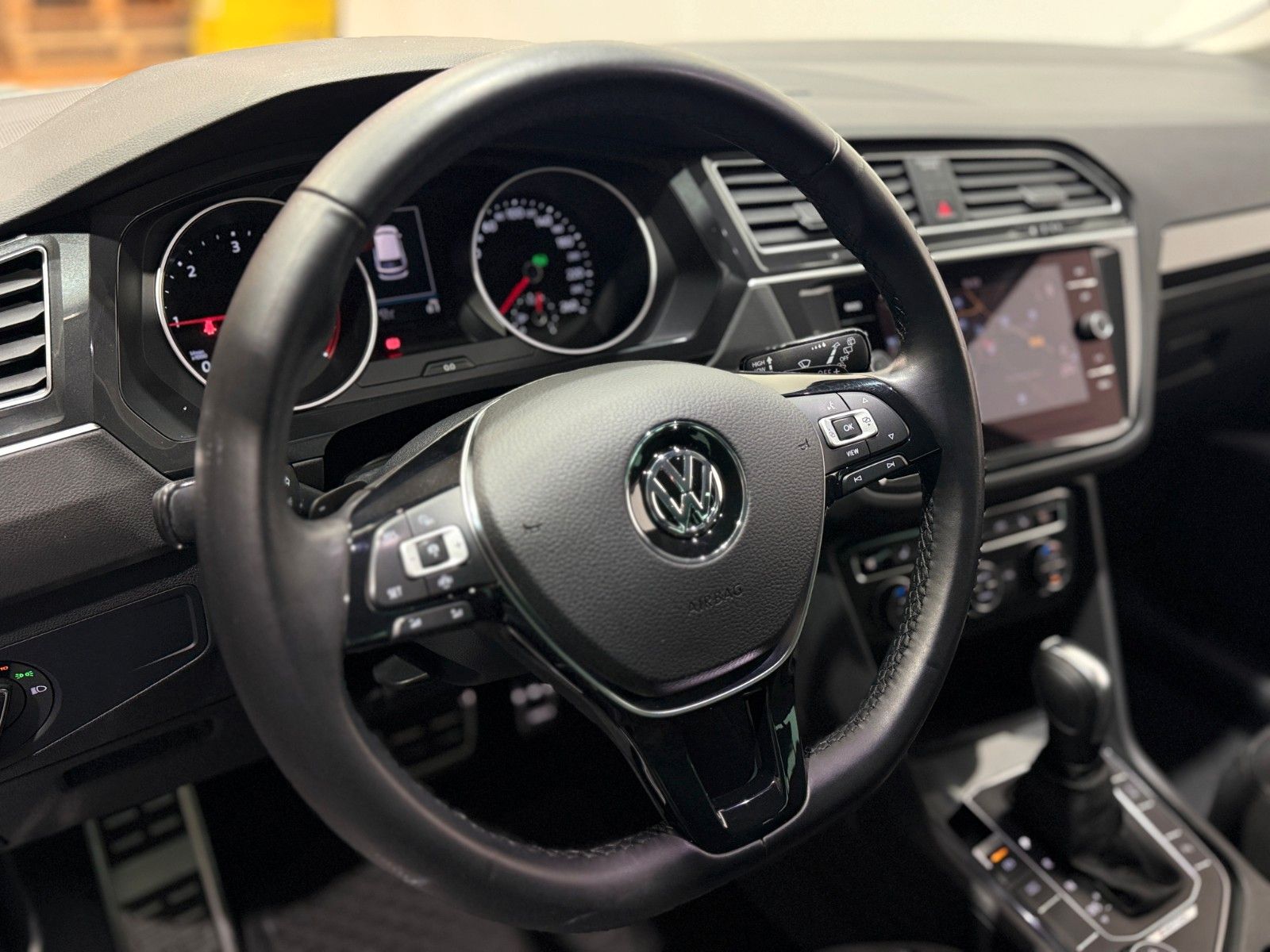 Fahrzeugabbildung Volkswagen Tiguan Comfortline DSG-4Motion-Full Link