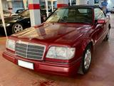 Mercedes-Benz Mercedes-benz E 200 - Mercedes-Benz E 200: Rot, Cabrio