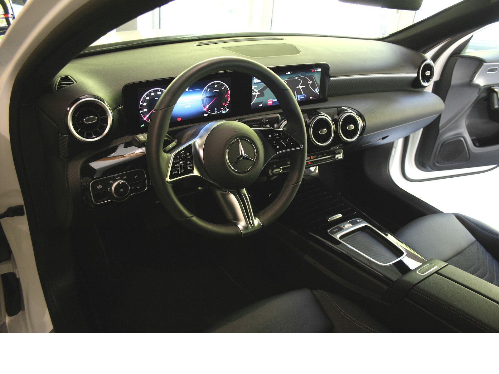 Fahrzeugabbildung Mercedes-Benz A 200 d Progr.Advanced*AHK*DISTRONIC*Winterpaket