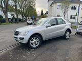 Mercedes-Benz ML 280 CDI 4MATIC - - Mercedes-Benz ML 280 mit Diesel-Antrieb