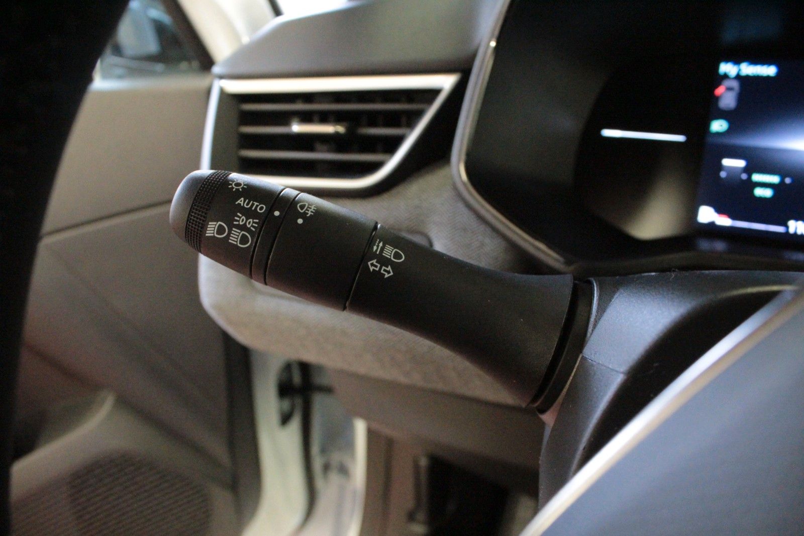 Fahrzeugabbildung Renault Clio TCe 90 Techno *Winter-*&*Look-Paket*