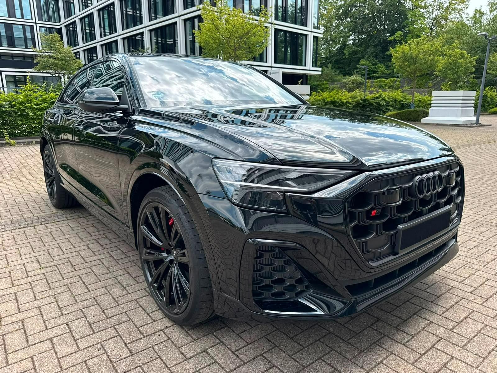 Audi SQ8 4.0 TFSI quattro /PANO/HEAD-UP/