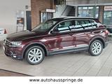 Volkswagen Tiguan Highline  2.0 TDI *Rentnerfahrzeug* - mit Diesel-Antrieb: Rot, Geländewagen
