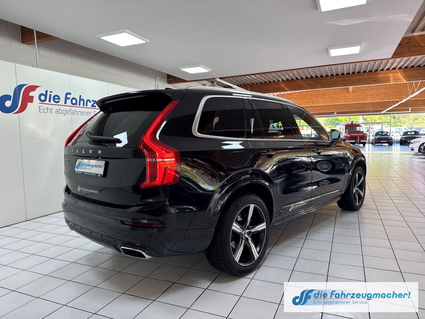 Fahrzeugabbildung Volvo XC90 R Design AWD T6 E6 HUD StandHZG Navi Leder