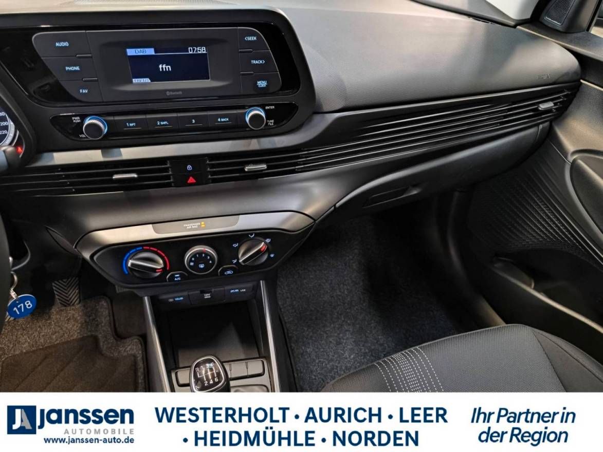 Fahrzeugabbildung Hyundai i20 FL MY26 1.0 T-GDI (90 PS) 6-MT Select Navi