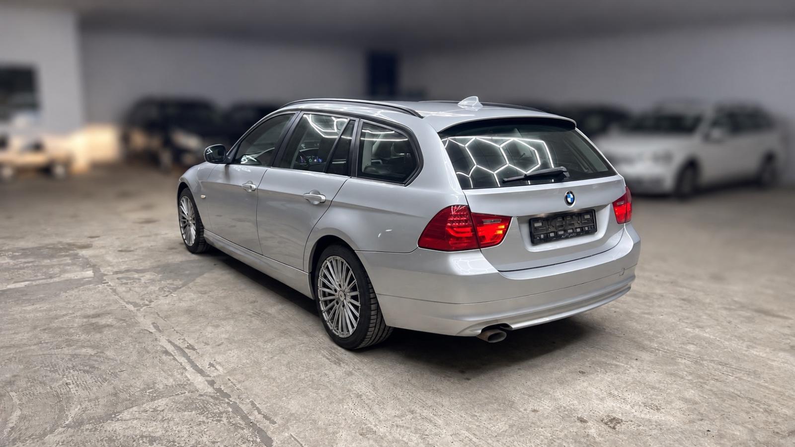 BMW 318 2010 — photo 7