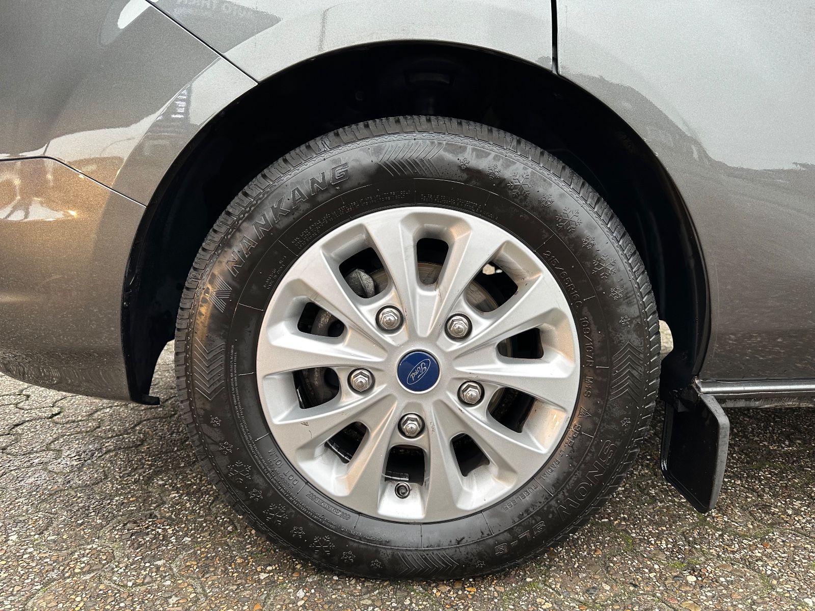 Fahrzeugabbildung Dreamer CapLand 2.0 TDCi Autom AHK/Xenon/Vorzelt/Navi/WC