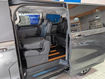 Ford Tourneo Custom 2.0 EcoBlue L1 Titanium +