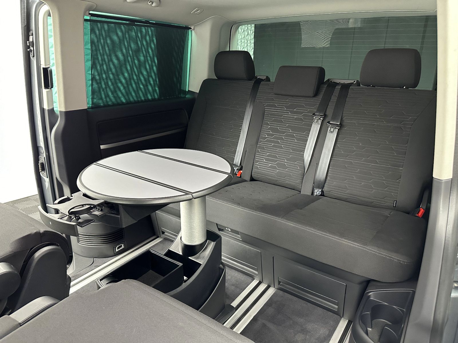 Fahrzeugabbildung Volkswagen T6.1 MULTIVAN/4MOTION/STANDHZ/2xSCHIEBETÜR/AHK/