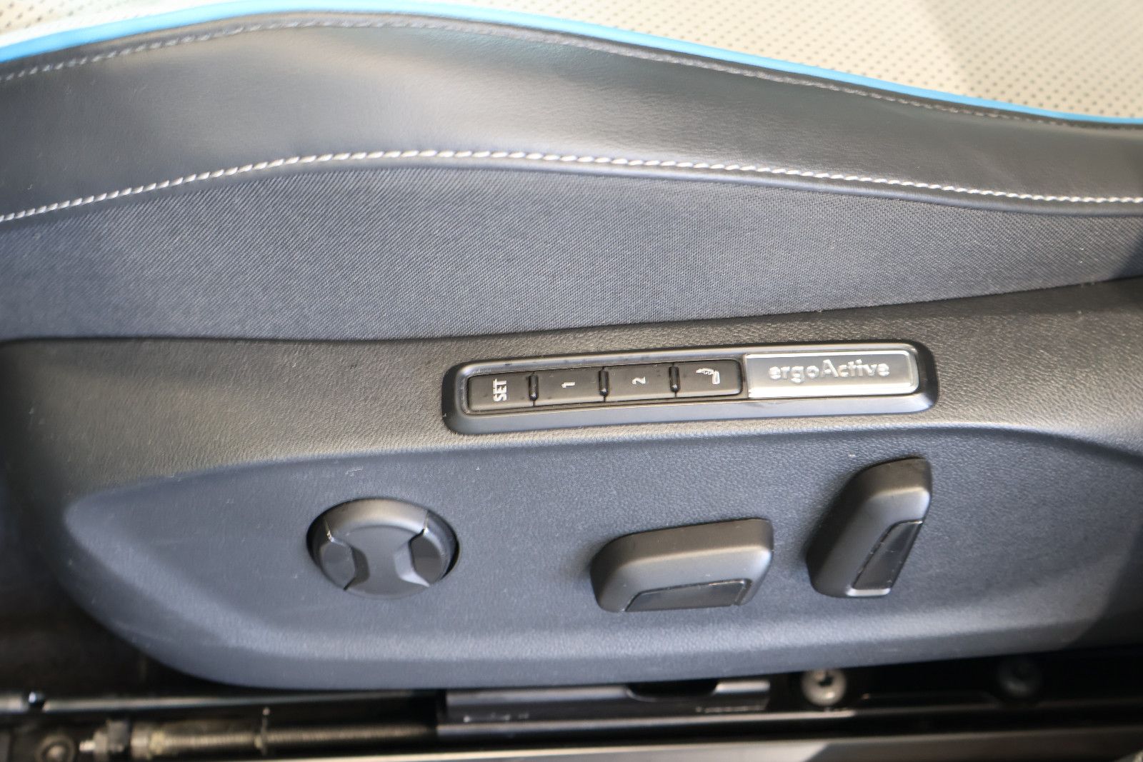 Volkswagen ID.7 Pro HUD MATRIX H K ACC 360° MEM 19 foto 12