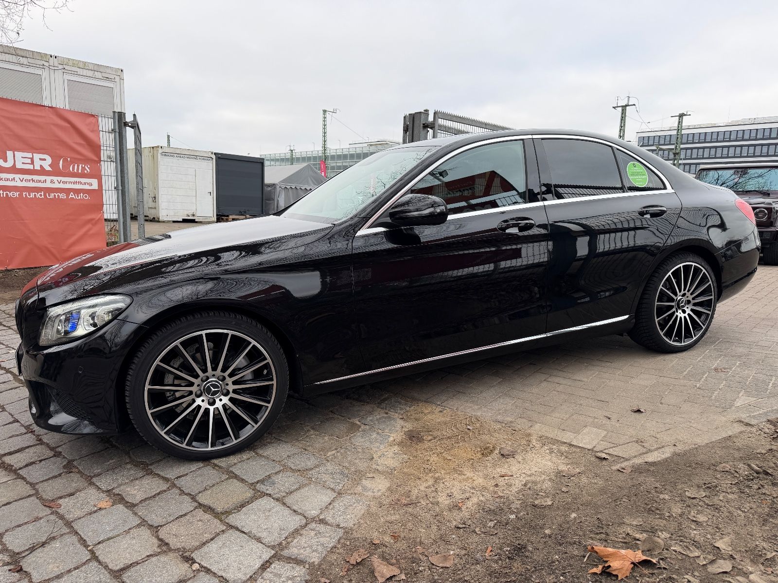 Fahrzeugabbildung Mercedes-Benz C 180 AMG*LED*SCHIEBEDACH*ALCANT*BURMESTER*KAMER