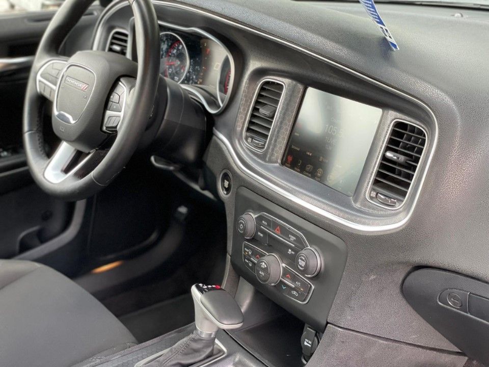 Fahrzeugabbildung Dodge Charger 5.7 RT V8 HEMI 2017er mit erst 34.000 KM