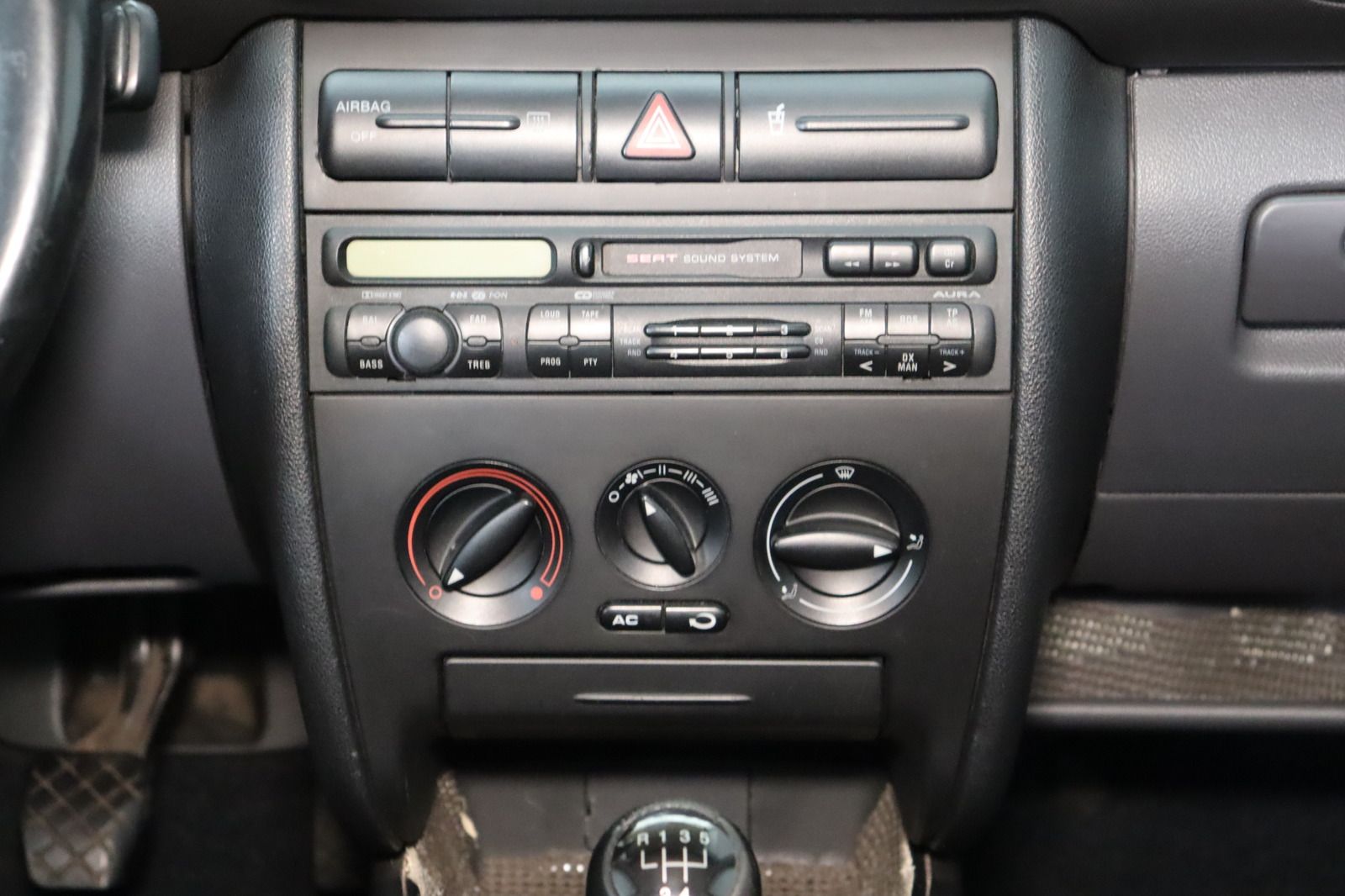 Fahrzeugabbildung SEAT Leon 1.6 16V komplett Seat Service * 1. Hand Ste