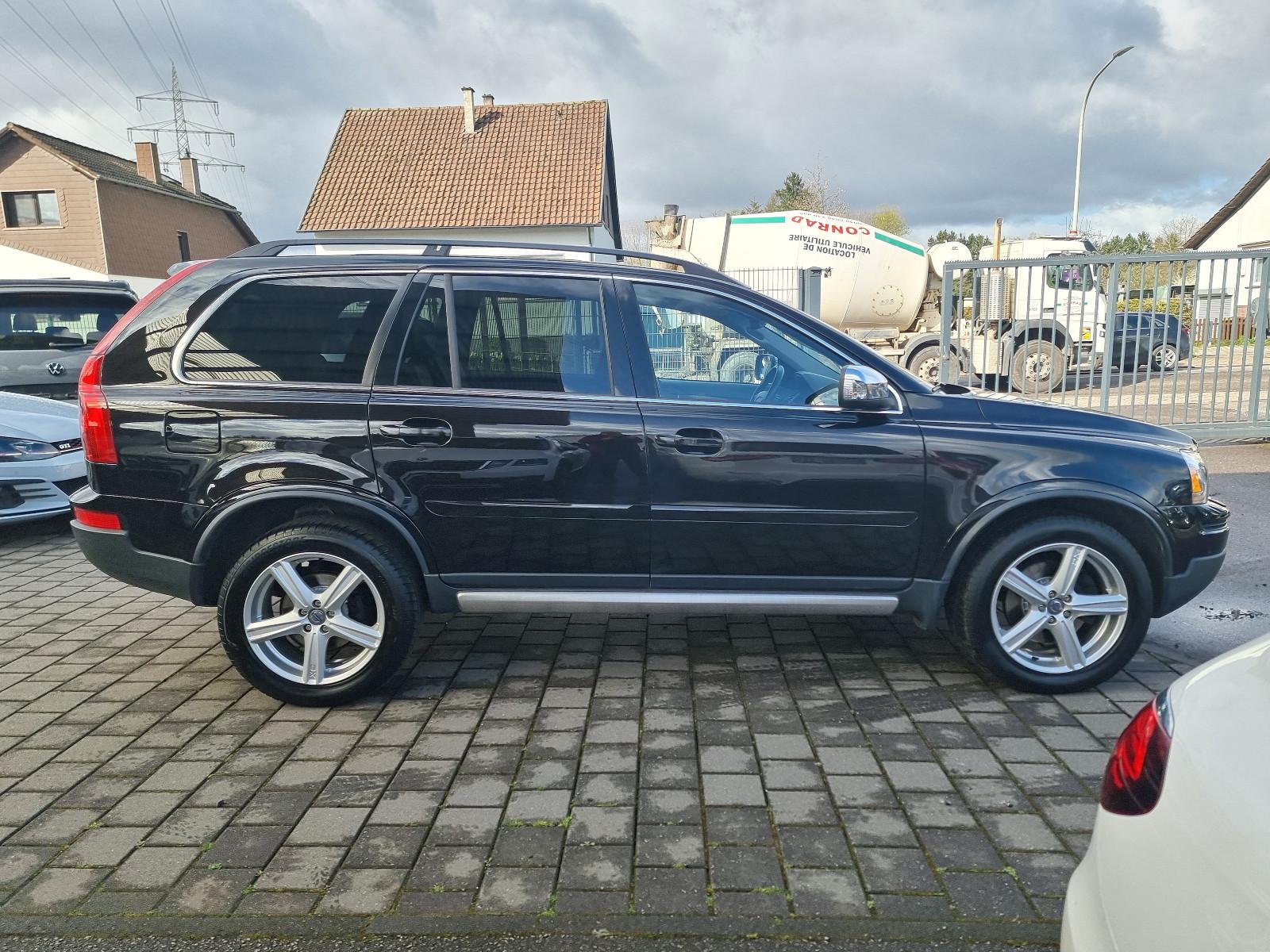 VOLVO XC90 2.4 D5 200 ch R-DESIGN AWD BVA 7 PLACES 2ème MAIN - CUIR - ATTELAGE - 174600 km