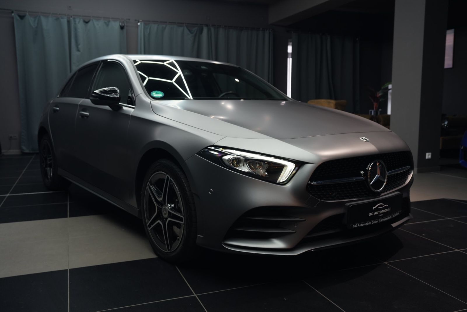 Mercedes-Benz A 250e AMG AMBIENTE CAM LED NAVI BUSINESS-PAKET foto 5