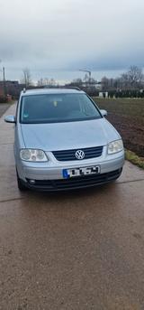 Volkswagen Touran 1.4 TSI Highline Highline - Volkswagen Touran aus 2005: Highline